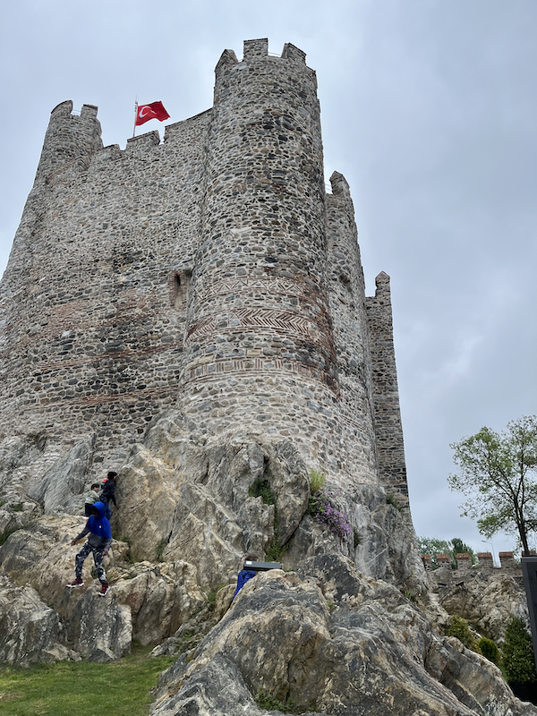 Anadolu Hisari tower outside